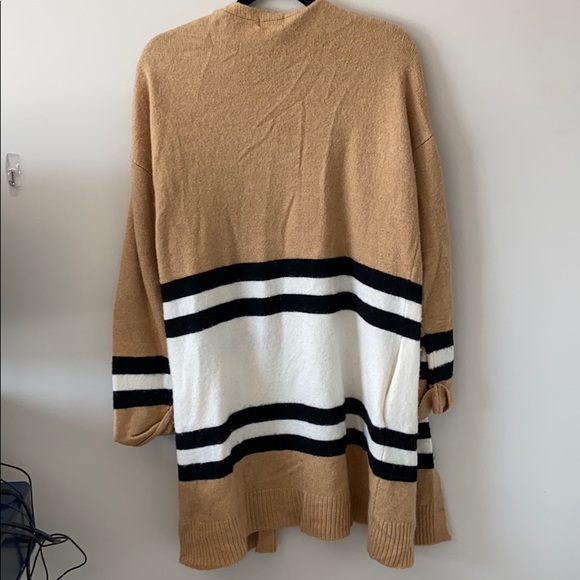 Highly Coveted Top Shop color blocked cardigan - Picture 3 of 6